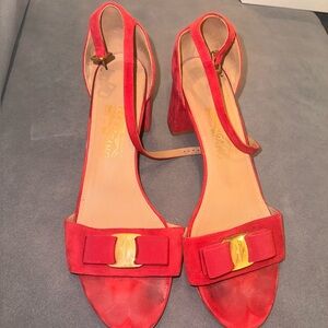 💕Salvatore Ferragamo sandals in red suede. Size 10.💕